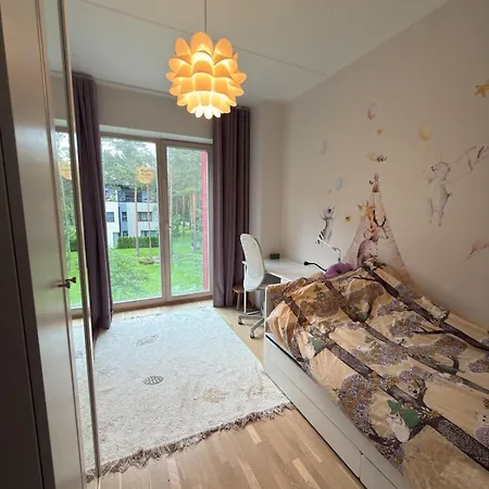 Family Retreat By Forest & Train Free Parking דירה