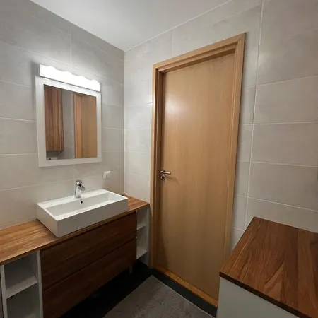 Family Retreat By Forest & Train Free Parking דירה *